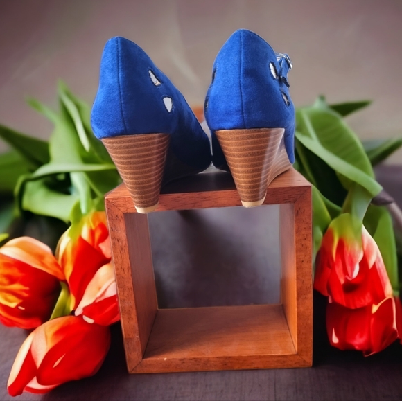 K&M Open Toe Wedge Sandles - Picture 4 of 8